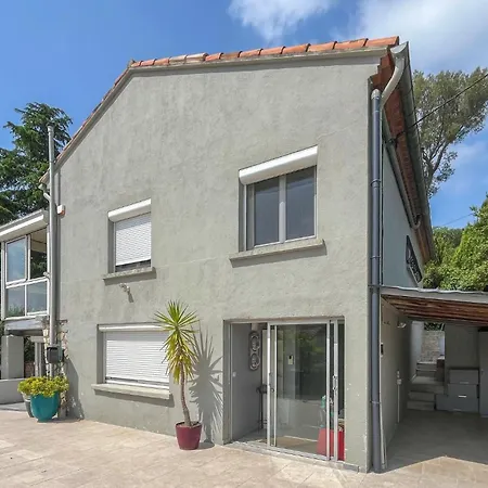 Дом отдыха Piscine Et Jacuzzi Ним